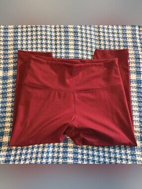 Hyba Wine Color Capris